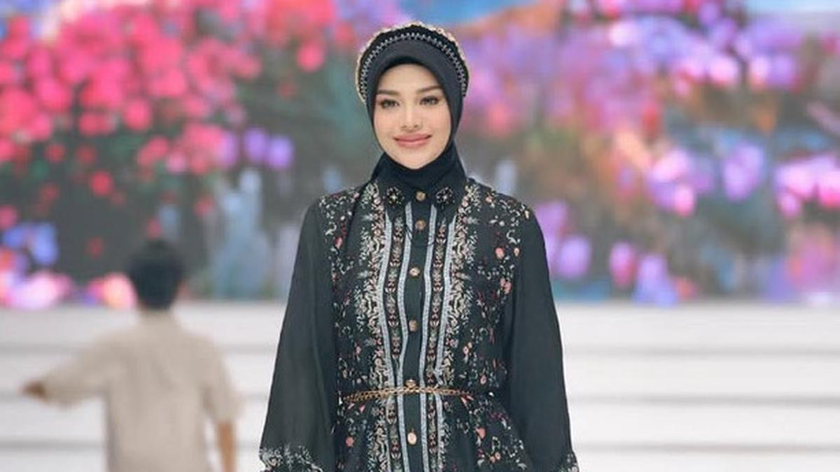 8 Tampilan Publik Figur Kenakan Koleksi Busana Ramadan Zaskia dan Shireen Sungkar, Aurel Hermansyah hingga Acha Septriasa