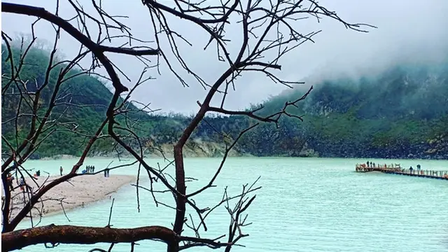 Kawah Putih (sumber: intagram.com/ixudyn)