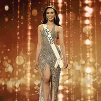 Miss Universe Thailand Tampil Berkilau dengan Gaun Terbuat dari Kaleng Bekas, credit: (@annasnga_1o)