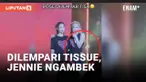 Duh, Member Blackpink Dilempari Sesuatu pas Lagi Konser