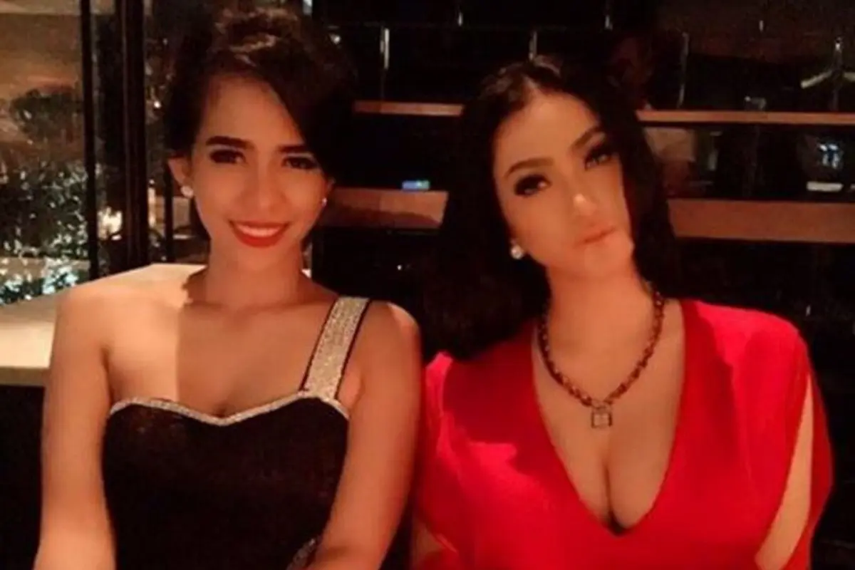 Amel Alvi dan teman