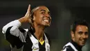 Juventus forward David Trezeguet of France celebrates after he scored a goal against Palermo, during their Serie A football match at Barbera Stadium on February 21, 2009. AFP PHOTO / Marcello PATERNOSTRO
