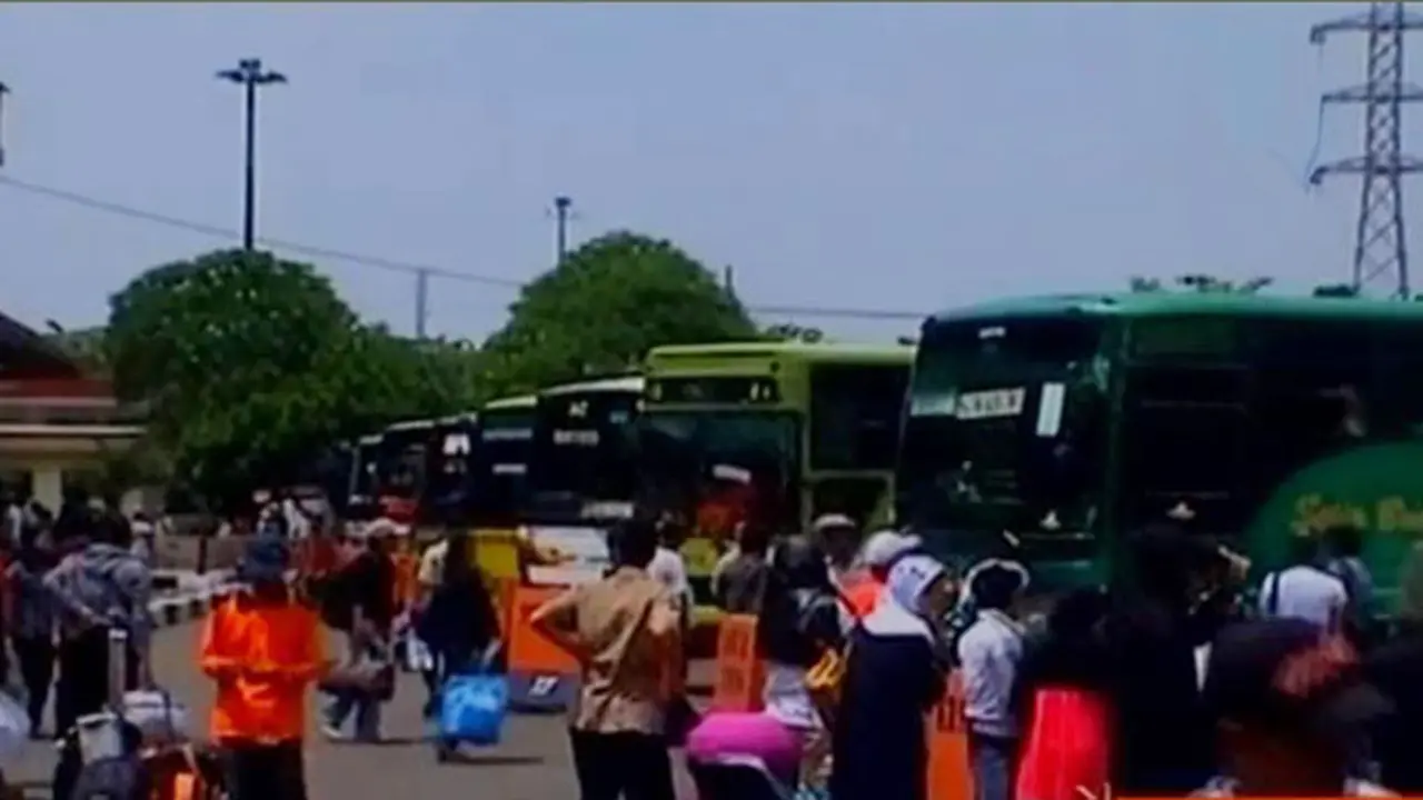 VIDEO: Ahok Rencana Hapus Premium, Sopir Angkot Meradang