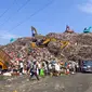 Aktivitas penanganan sampah di TPA Cipayung, Kecamatan Cipayung, Kota Depok. (Liputan6.com/Dicky Agung Prihanto)