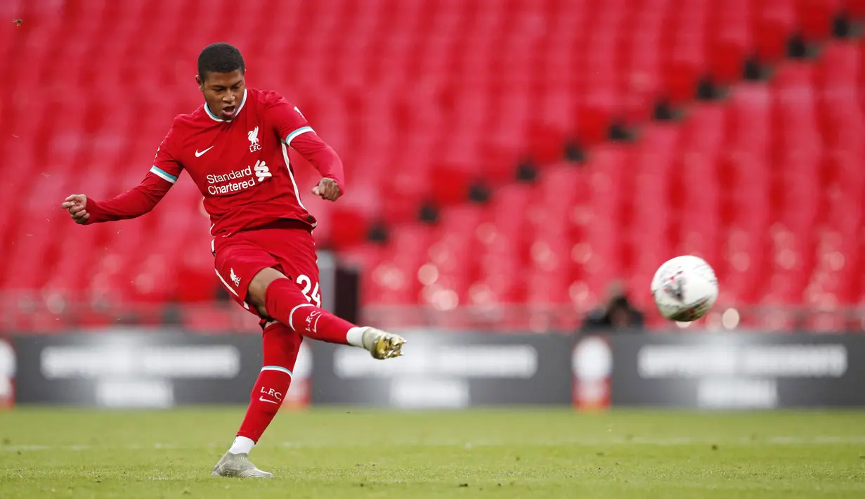 Rhian Brewster - Masuk dalam skuat Inggris yang menjadi juara Piala Dunia U-17 2017, Brewster digadang-gadang mampu menjadi bomber top The Reds. Namun, kenyatanya ia justru gagal bersaing di tim utama Liverpool. (Foto: AFP/Andrew Couldridge)
