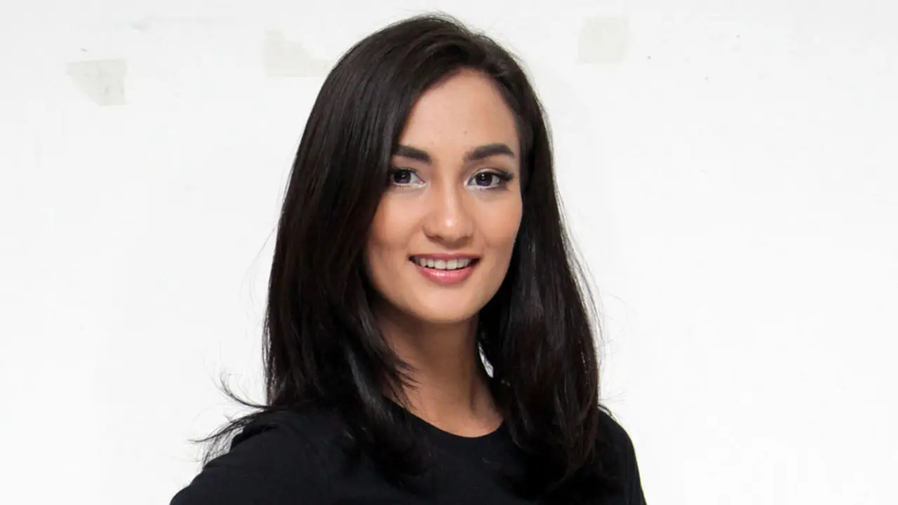 Atiqah Hasiholan