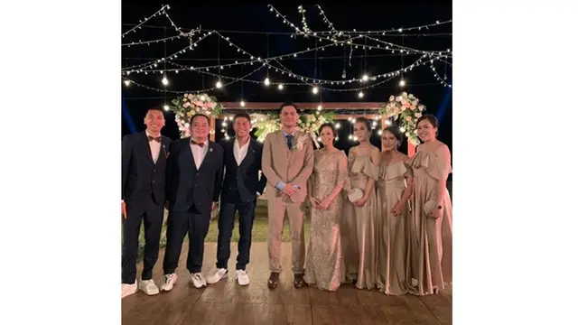 Asta RAN Akhirnya Menikah Setelah 10 Tahun Pacaran, Ini 7 Momen Manisnya Bersama Sang Istri