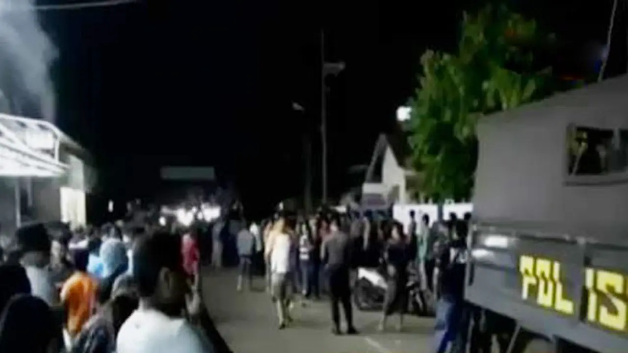 VIDEO: Demo Pemadaman Listrik di Nias Ricuh, 8 Wartawan Ditangkap