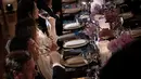 Angelina dan Maddox merasa terhormat dapat menghadiri Jamuan Makan Malam Kenegaraan ini,” lanjutnya. (AFP/Brendan Smialowski)