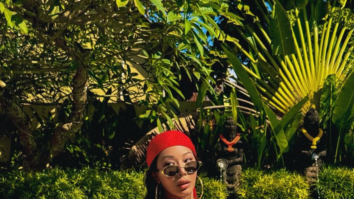 Lepas Vakum dari Media Sosial, 6 Potret Jessi Liburan di Bali dengan Summer Bold Outfit yang Memikat