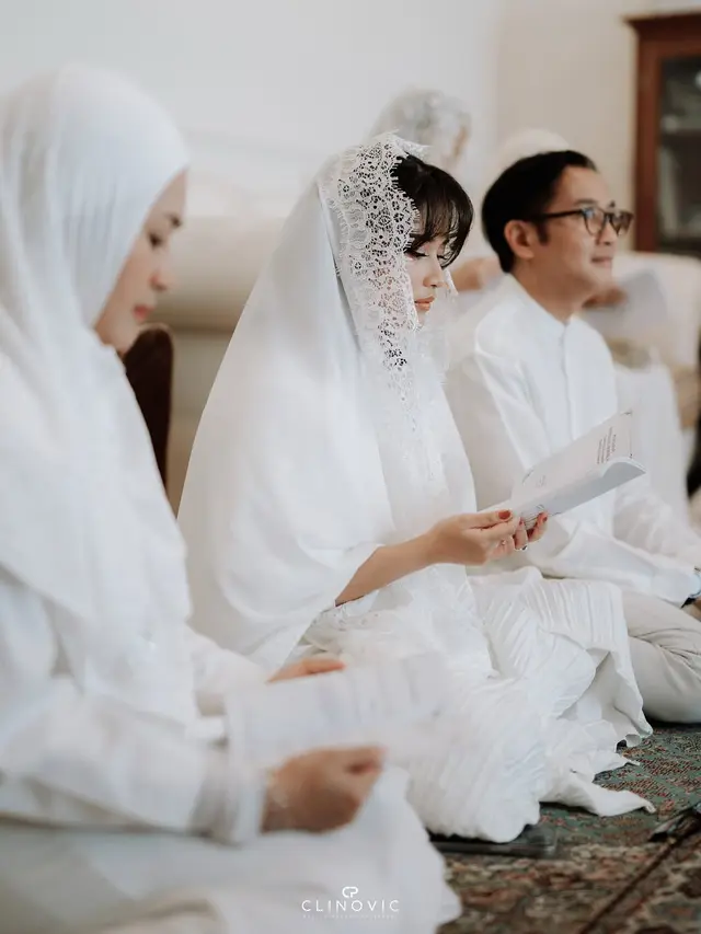 Foto Pengajian Jelang Pernikahan Anak Ikke Nurjanah (Foto: Instagram @adirakania)