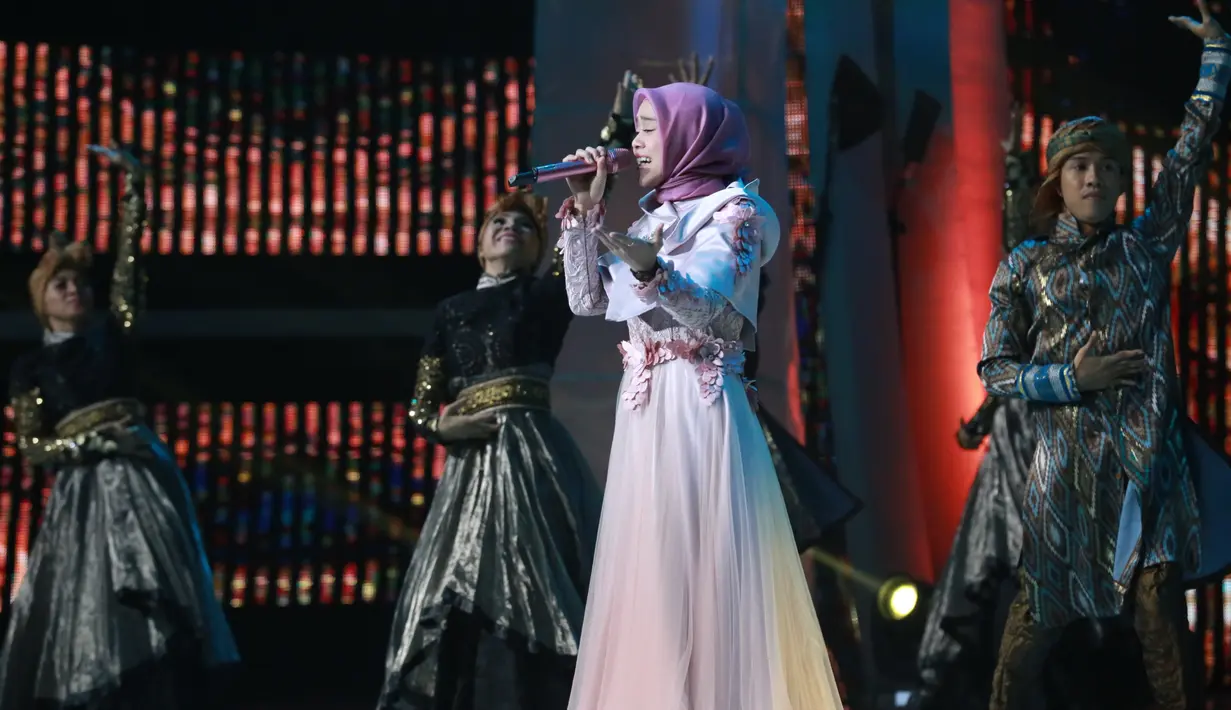Malam puncak perebutan gelar Puteri Muslimah 2017 berlangsung pada Senin (8/5/2017) malam. Acara disiarkan secara langsung Indosiar dari Studio 6 Emtek City, Daan Mogot, Jakarta Barat. (Adrian Putra/Bintang.com)