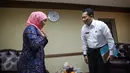 Kepala BNN Komjen Budi Waseso saat akan berpamitan dengan Mensos Khofifah Indar Parawansa di Gedung Kemensos, Jakarta, Senin (19/10). Keduanya membahas langkah strategis guna mengefektifkan pemberantasan narkoba di Indonesia. (Liputan6.com/Faizal Fanani)