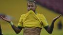 usai pertandingan, Neymar mengunggah foto perut sixpack-nya tersebut ke media sosial dan menuliskan caption "Pemain gemuk yang bagus" seolah-olah menyindir orang yang telah mengatakannya kegemukan. (Foto: AFP/Nelson Almeida)