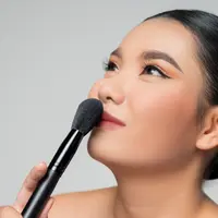 Ilustrasi makeup anti crack (copyright Freepik/jcomp)