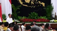 Presiden Joko Widodo (Jokowi) memberikan pidato dalam sidang kabinet paripurna di Istana Negara, Jakarta, Senin, 3 Juli 2023. (Foto: Instagram @jokowi)