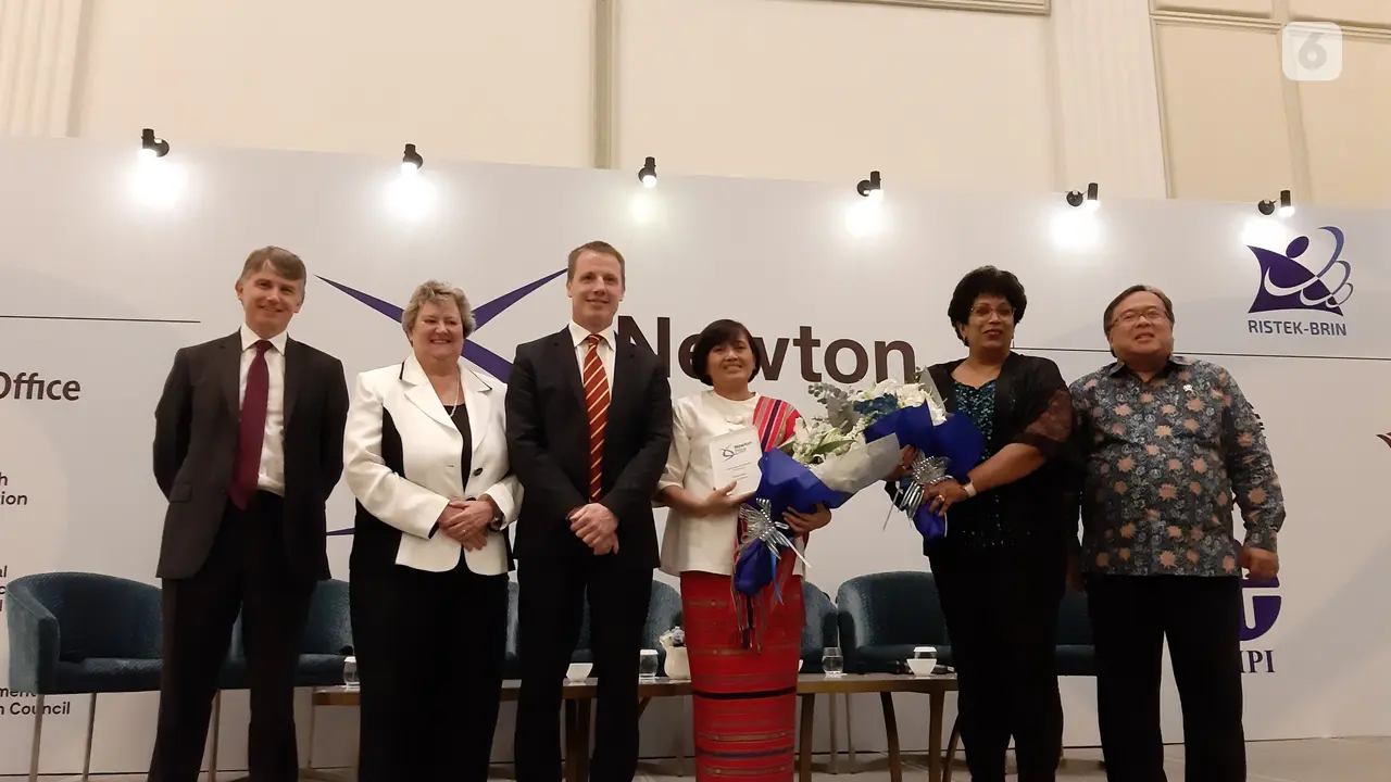 Harkunti Pertiwi Rahayu (tengah), Dubes Inggris Owen Jenkins (paling kiri), dan Menristek/Kepala BRIN Bambang Brodjonegara (paling kanan).
