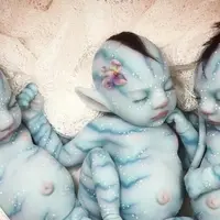 Sebuah perusahaan boneka silikon membuat boneka bayi avatar yang mirip banget aslinya. Lucu, nggak? (Via: boredpanda.com)