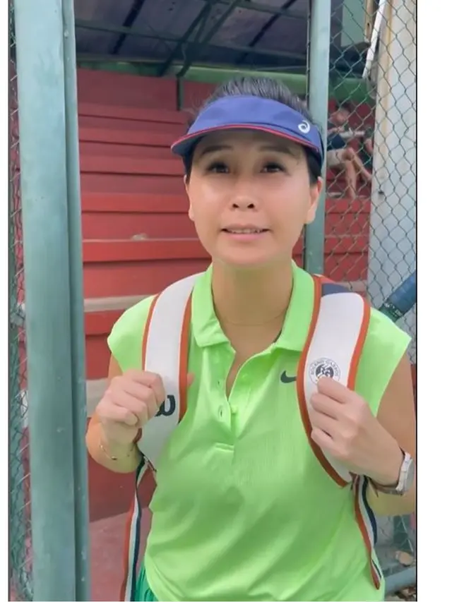6 Potret Veronica Tan Tekuni Hobi Olahraga Tenis, Jadi Resep Awet Muda