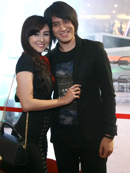 Berbagai persiapan terus dilakukan demi hari bahagianya nanti. Namun, Kevin masih merahasiakan tanggal hari pernikahannya. Begitu juga dengan konsep pernikahannya, yang belum pernah dilakukan di Indonesia. (Nurwahyunan/Bintang.com)