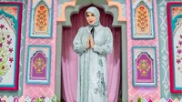 6 Outfit Gamis Ala Marini Zumarnis, Inspirasi Gaya untuk Usia Hampir 50 Tahun