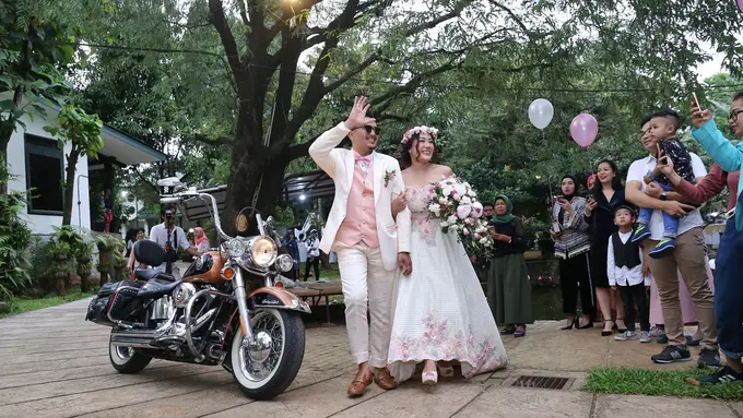 [Bintang] Unik, Chef Aiko Mendapat Seserahan Berupa Helm