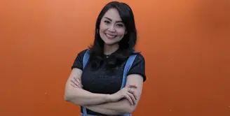 Tessa Kaunang tak kunjung selesai permasalahannya dengan sang mantan suami, Sandy Tumiwa. Baru-baru ini terkait soal penggerebekan yang dilakukan Sandy terhadap Tessa di kediamannya. (Deki Prayoga/Bintang.com)
