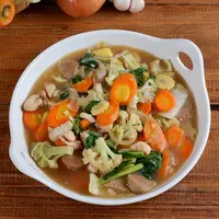 Ilustrasi capcay kuah merah/copyrightshutterstock/Edgunn