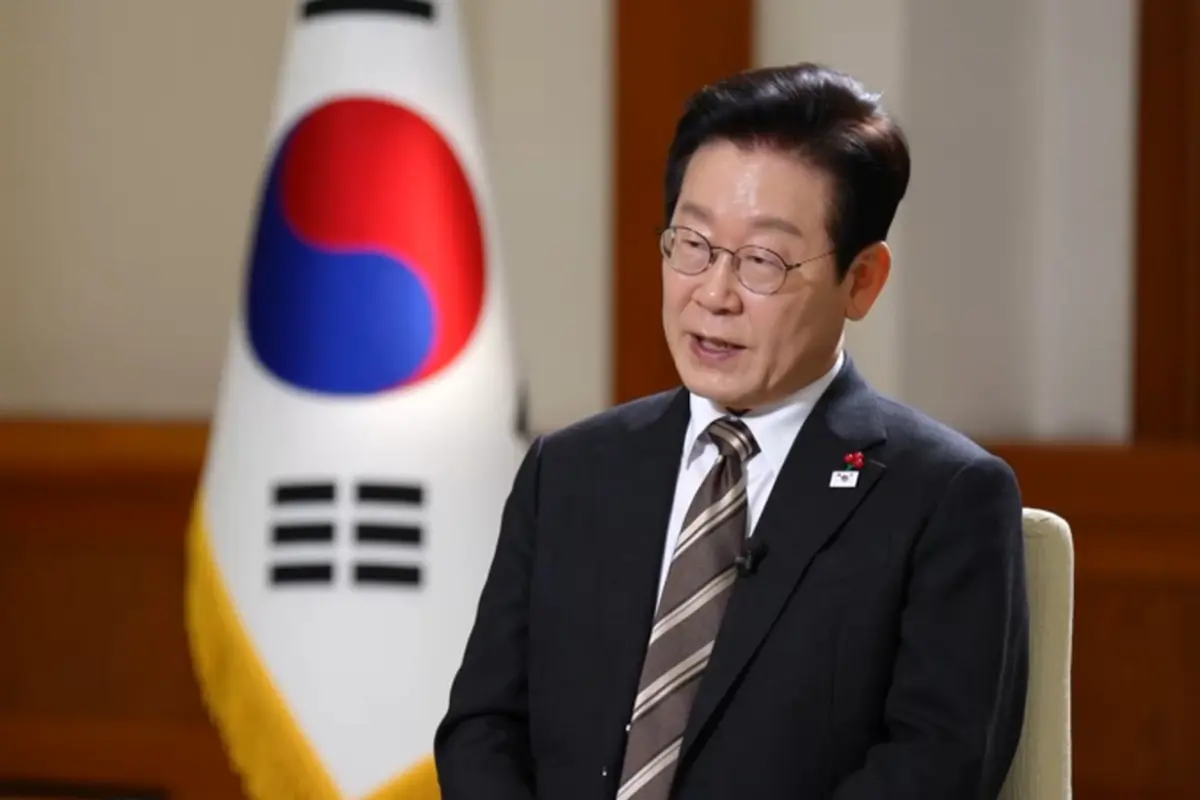 Presiden Lee Jae-myung dari Republik Korea memberikan wawancara kepada China Media Group. Sumber: CGTN