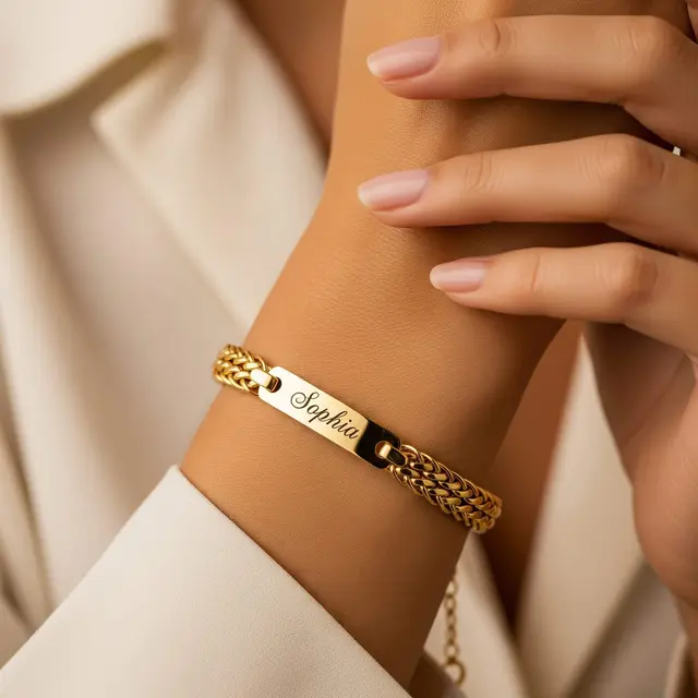 Model Gelang Emas Sederhana Custom dengan Nama Sendiri