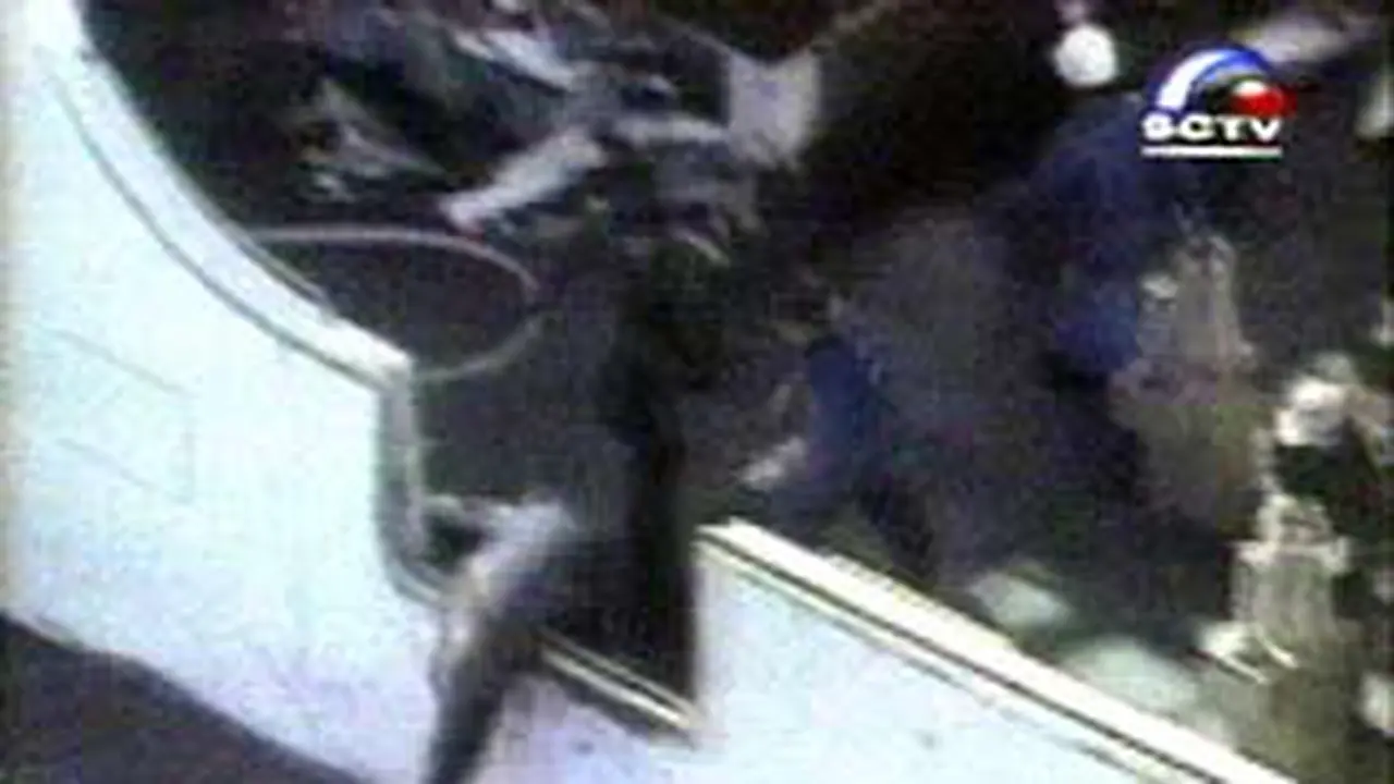040701cLN-Hiu.jpg