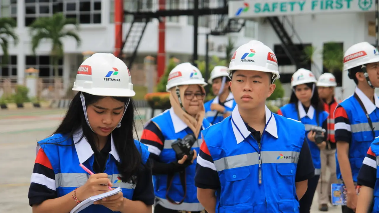 Pertamina Mengemban Tugas untuk Memproduksi dan Mendistribusi Energi yang Kita Nikmati Setiap Hari.