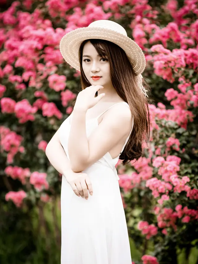 perempuan cantik tegas