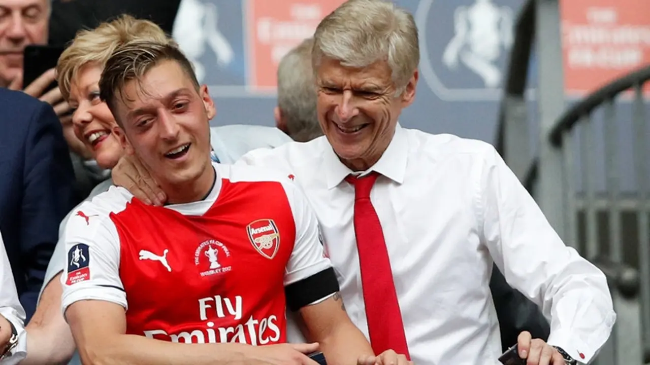Mesut Ozil dan Arsene Wenger