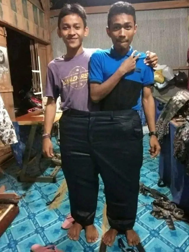 6 Momen Persahabatan Dua Orang Ini Gokil, Absurd Bersama-sama
