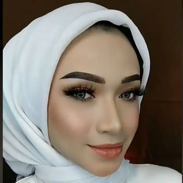 Aksi Pria Tiru Riasan Nikahan Lesty Kejora, Hasilnya Bikin Banyak Wanita Insecure