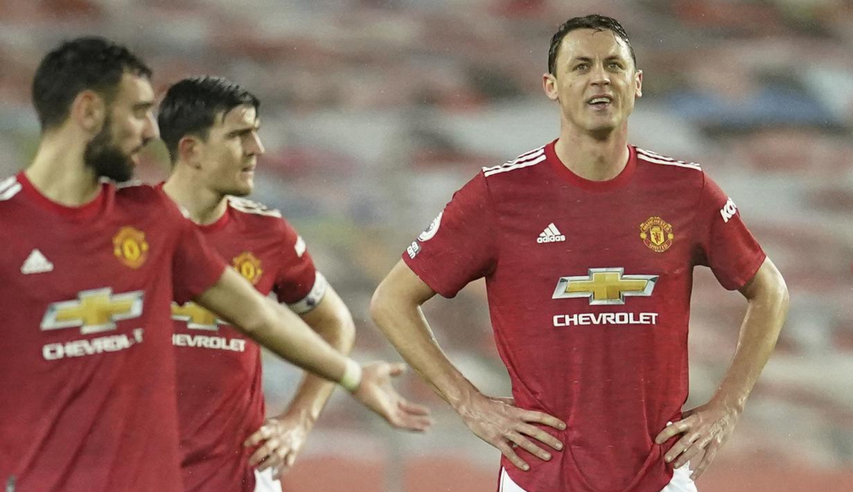 Nemanja Matic - Di usia yang tak lagi muda, performa Matic memang telah menurun. Gelandang asal Serbia ini dikhawatirkan akan kerepotan menghadapi lini serang Manchester City yang terkenal enerjik dan mempunyai skill diatas rata-rata. (AFP/Dave Thompson/Pool)