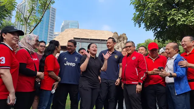 Ketua DPP PDI Perjuangan (PDIP) Puan Maharani dan Ketua Umum Partai Demokrat Agus Harimurti Yudhoyono (AHY) bertemu di Plataran Hutan Kota Senayan, Minggu (18/6/2023). (Liputan6.com/Lizsa Egeham)