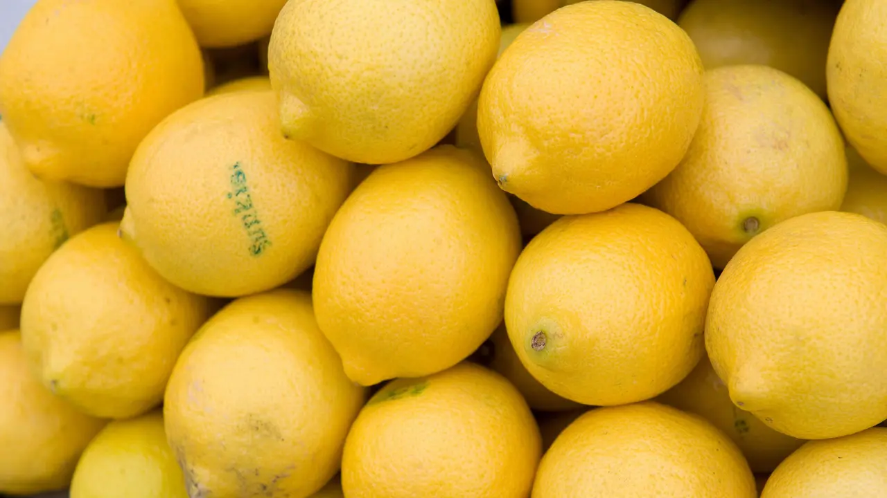 20150729-4 Cara Mudah Mengatasi Masalah Ketiak Basah-Lemon