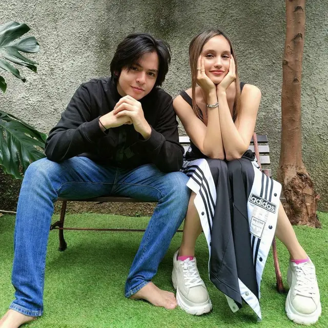 Syuting Film Bareng, Ini 6 Momen Kebersamaan Angga Yunanda dan Cinta Laura