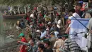 Warga memancing pada acara Festival Tasikardi 2019 di Danau Tasikardi, Desa Margasana, Kecamatan Keramat Watu, Kabupaten Serang, Sabtu (24/8/2019). Festival yang bekerjasama dengan Jurnalis Mancing Indonesia diikuti 500 peserta mancing. (Liputan6.com/HO/Bagus)