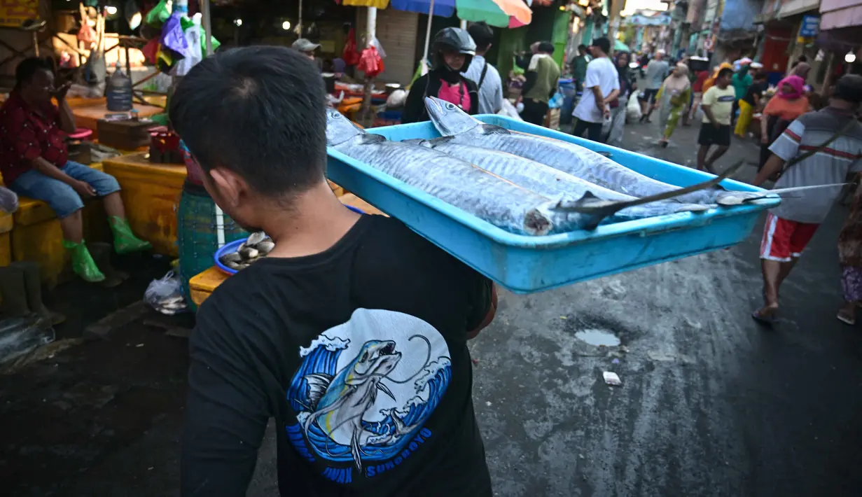 Direktur Jenderal Perikanan Budi Daya KKP Tb Haeru Rahayu (Tebe) mengatakan dengan jumlah penduduk Indonesia yang kini hampir 300 juta jiwa, berimbau pada kebutuhan protein dari sumber pangan biru atau blue food menjadi semakin vital dalam menjaga ketahanan pangan nasional yang berkelanjutan. (Juni Kriswanto/AFP)