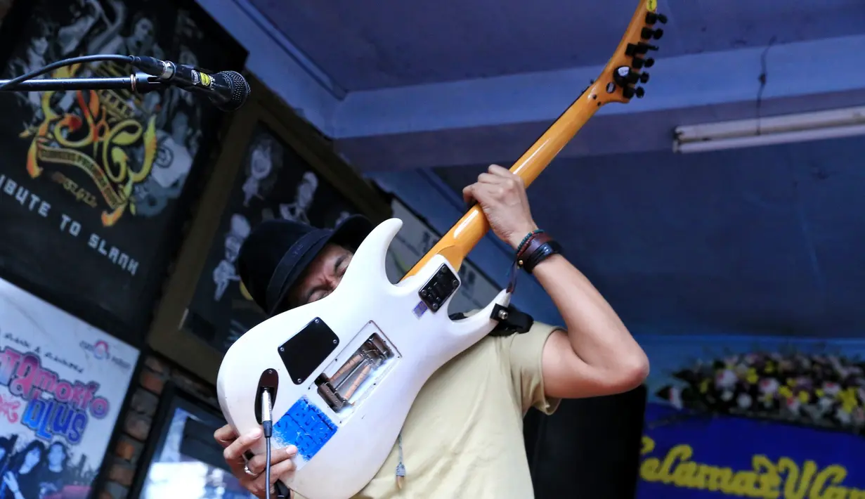 Berdasarkan Bimbim, dalam mini konser kali ini, Slank tidak menuruti permintaan lagu dari para Slanker. Seluruh lagu yang dibawakan merupakan permintaan dari Kaka, sang vokalisnya. (Adrian Putra/Bintang.com)