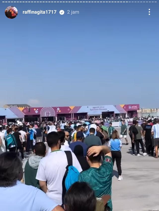 Raffi Ahmad dan Rafathar Rela Jalan Kaki 1 KM Lebih di Tengah Terik Matahari Qatar Demi Dukung Argentina di Piala Dunia 2022