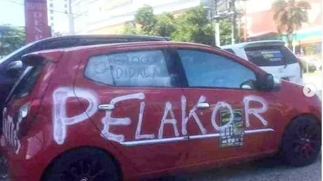 6 Potret Mobil yang Dicoret-coret Ini Bikin Ngelus Dada