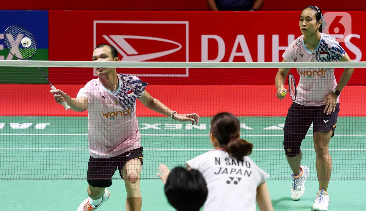 Aksi Rinov Rivaldy/Lisa Ayu Kusumawati terhenti di babak semifinal gelaran Daihatsu Indonesia Masters 2025. (Liputan6.com/Herman Zakharia)