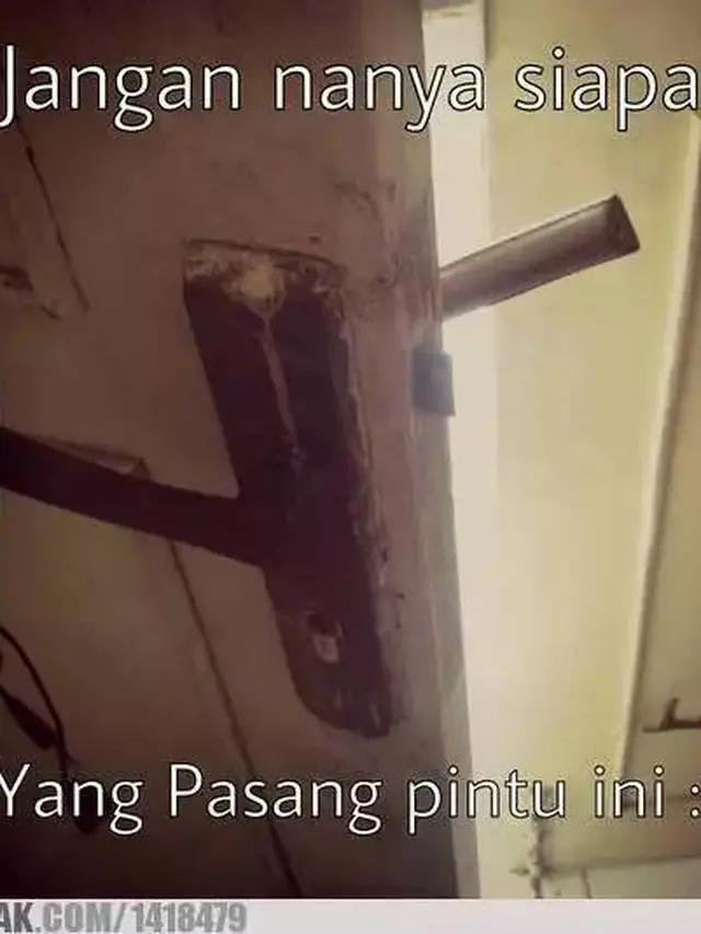 10 Potret Nyeleneh Tukang Salah Pasang Gagang Pintu Ini Bikin Susah