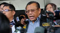 Kuasa hukum Komjen Budi Gunawan, Eggi Sudjana saat memberikan keterangan kepada wartawan di Gedung KPK, Jakarta, Senin (2/2/2015). (Liputan6.com/Faisal R Syam)