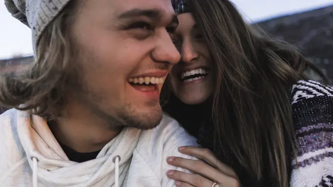 Siapa yang Lebih Mudah Jatuh Cinta, Pria atau Wanita?