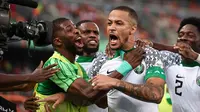 Kapten Timnas Nigeria, William Troost-Ekong yang kini tengah menjalani musim pertama bersama klub Yunani, PAOK Salonika telah mencetak 1 gol dalam 3 laga di fase Grup A Piala Afrika 2023. Satu gol tersebut dicetaknya saat Nigeria menang 1-0 atas Pantai Gading pada laga kedua (18/1/2024). (AFP/Franck Fife)